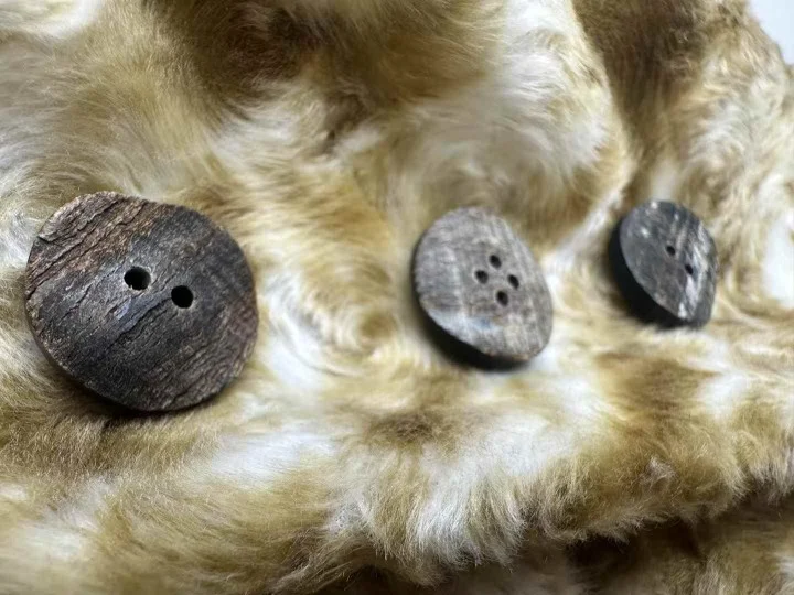 Buffalo Horn Black Button - Image 3